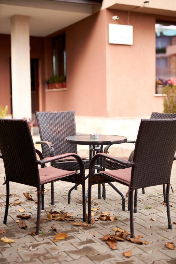 Flamingo Plovdiv Hotell Exteriör bild